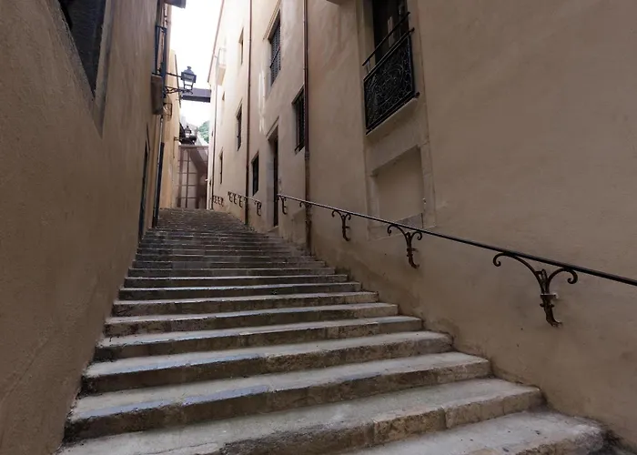 Bravissimo Vivaldi 1a, Monthly Daire Girona